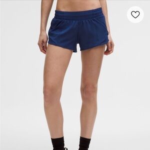 Lululemon Hotty Hot Shorts, Sz 4 NWOT